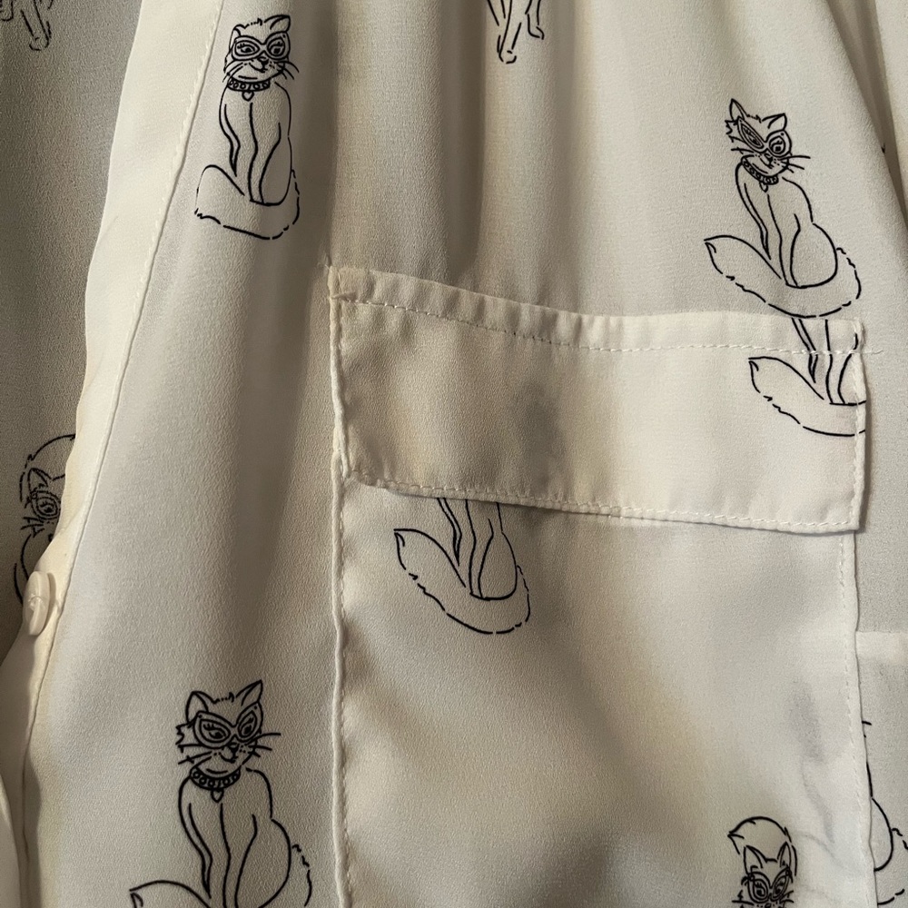 Torrid kitty top size 2 - Picture 2 of 3